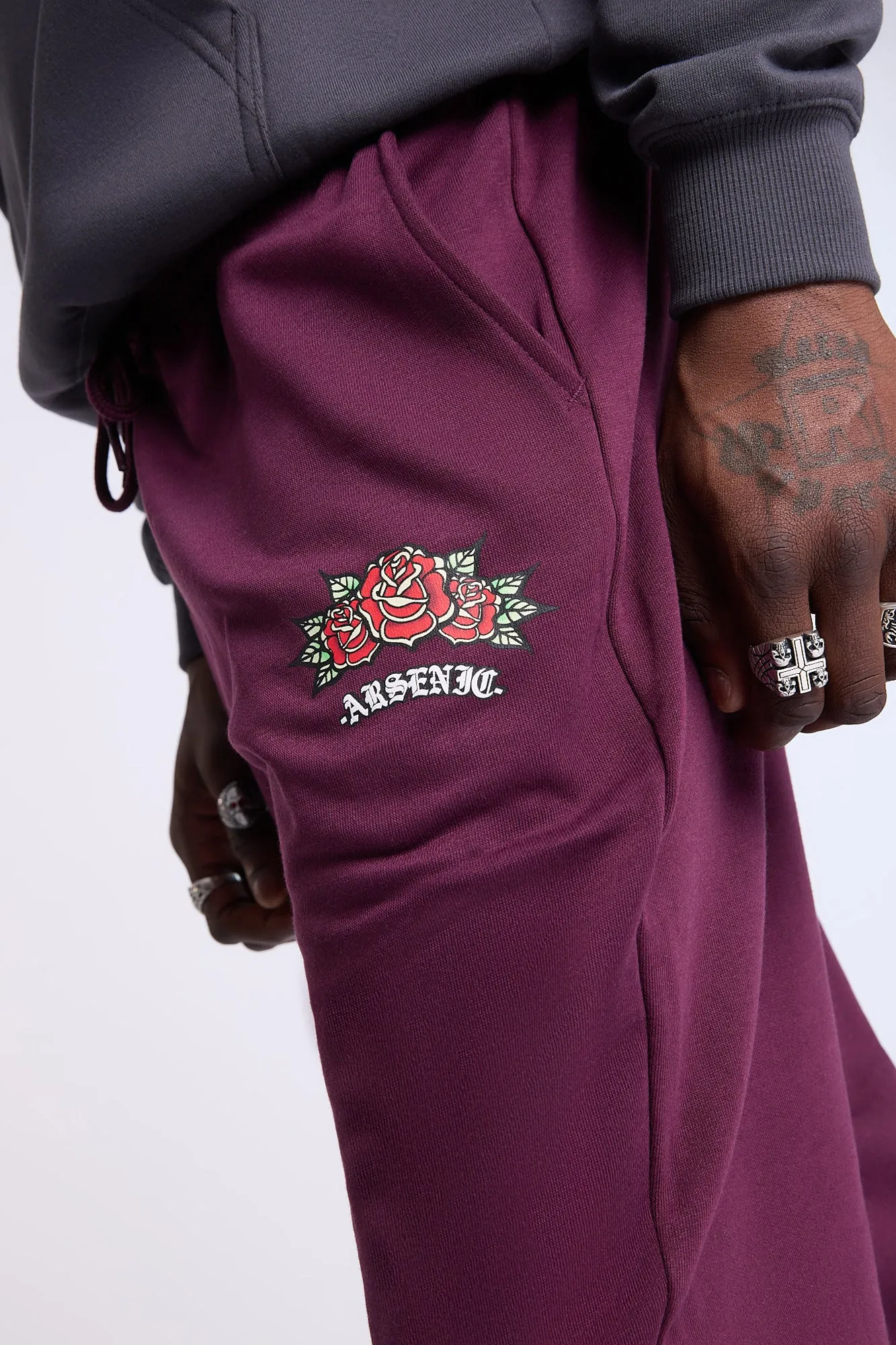 Jogger en molleton imprimé roses Arsenic homme